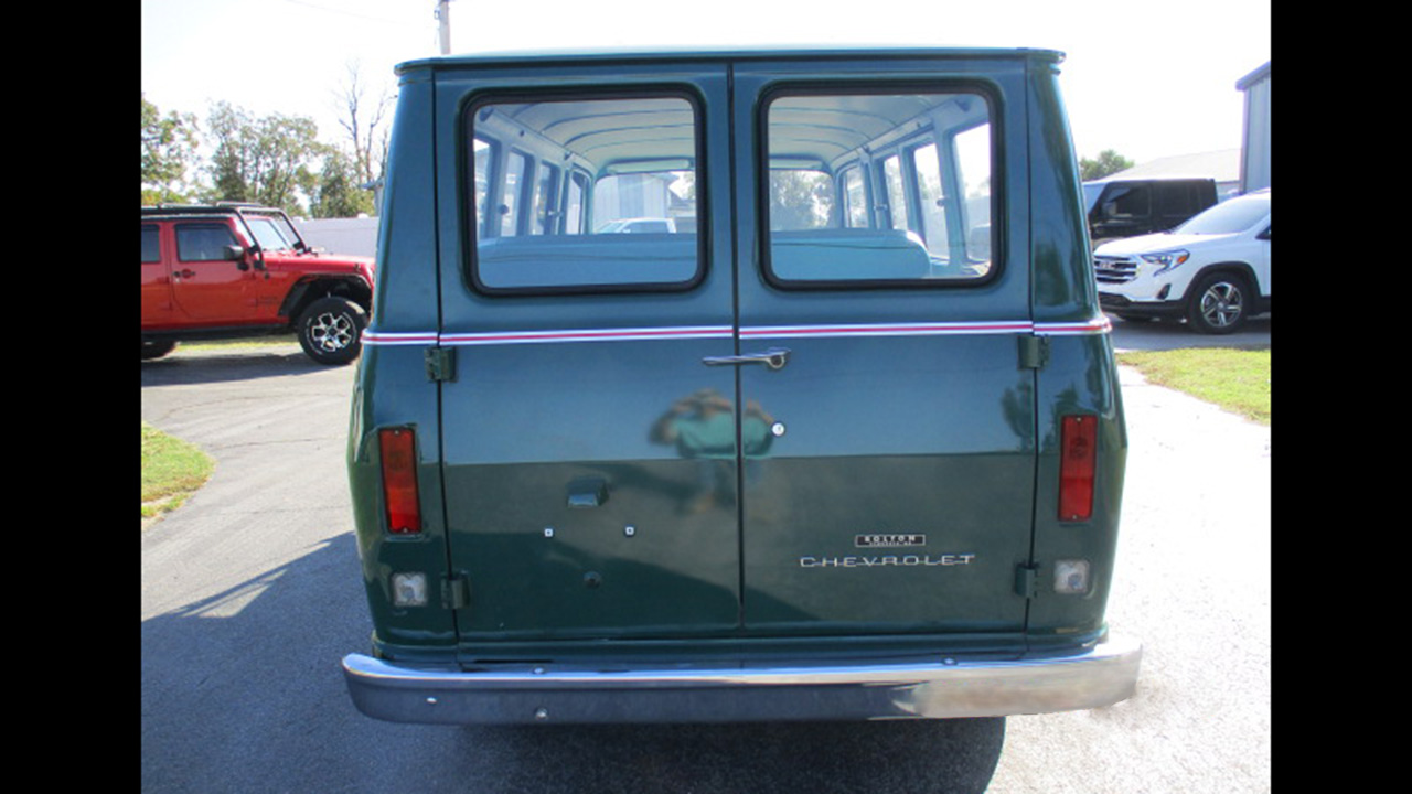 6th Image of a 1968 CHEVROLET SPORTSVAN 90 DELUXE