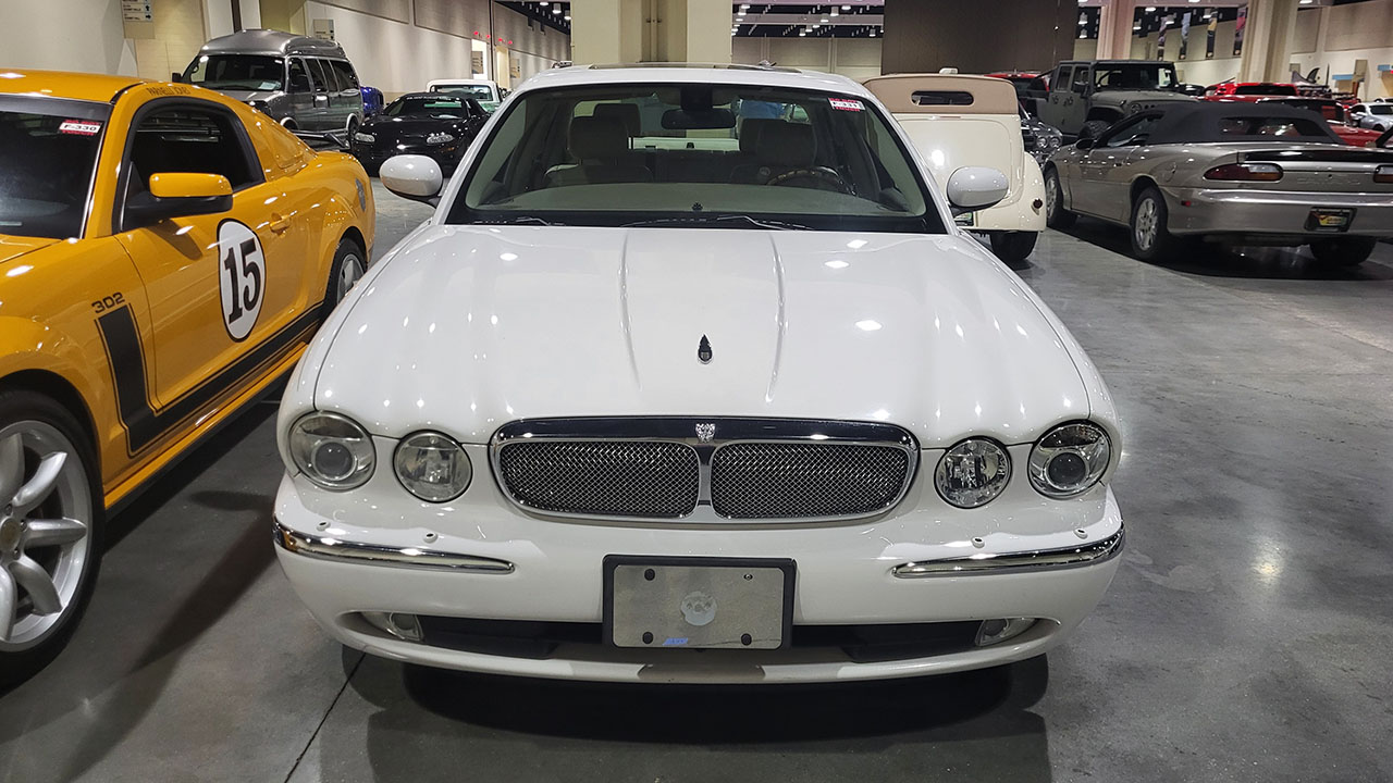 4th Image of a 2006 JAGUAR XJ8 XJ L