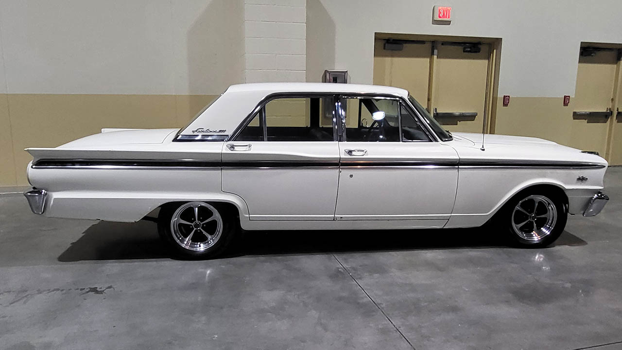 3rd Image of a 1963 FORD FAIRLANE 500