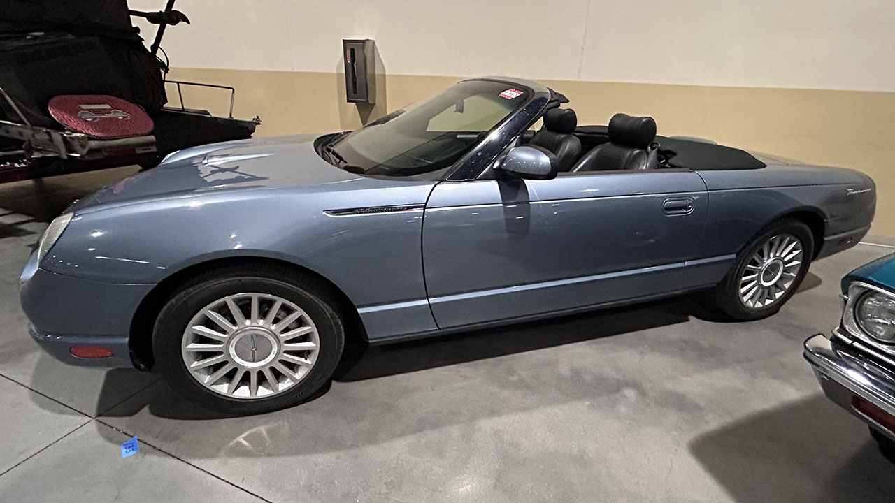 2nd Image of a 2005 FORD THUNDERBIRD