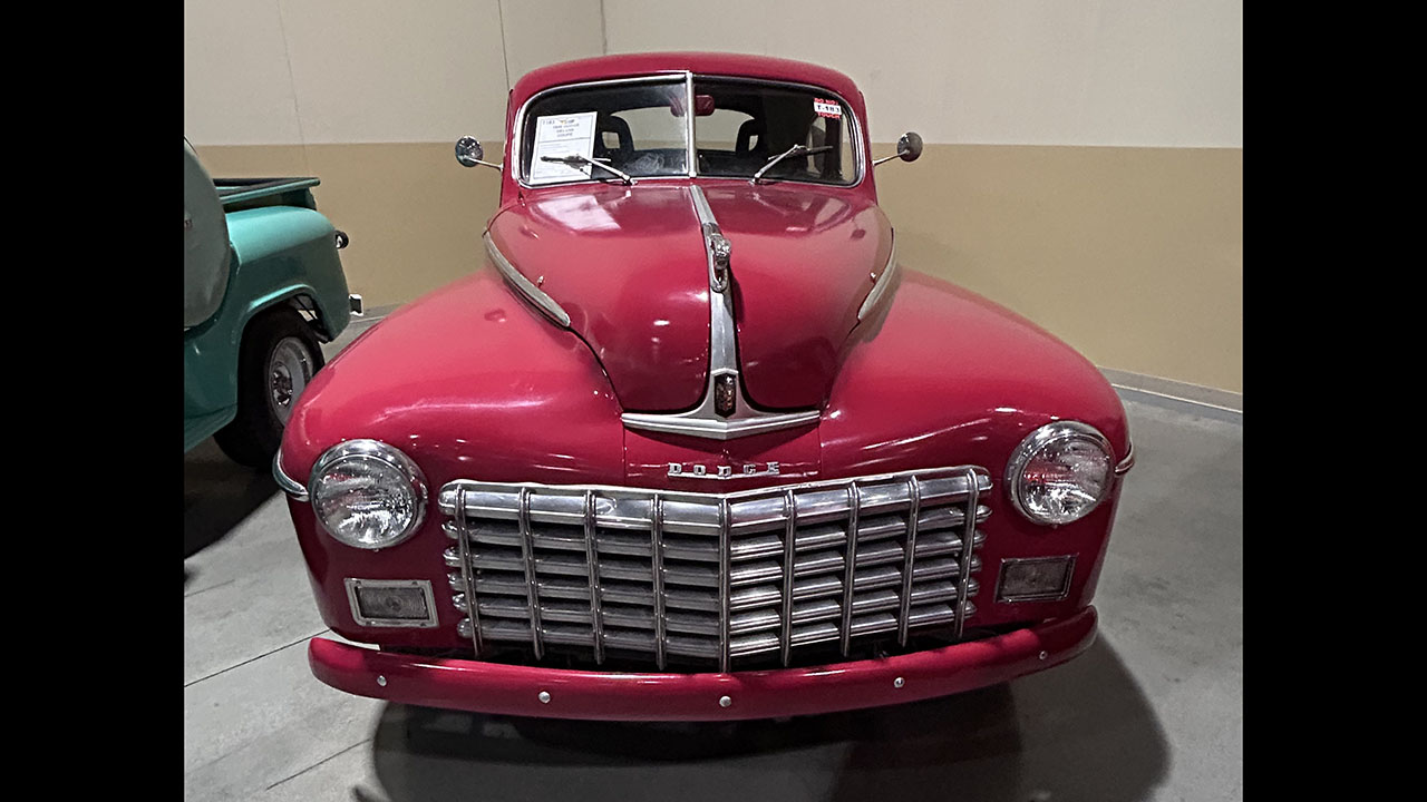 2nd Image of a 1946 DODGE DELUXE