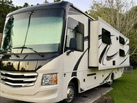 Image 2 of 35 of a 2021 FORD JAYCO