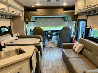 Image 12 of 35 of a 2021 FORD JAYCO