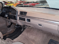 Image 8 of 14 of a 1992 FORD F-350