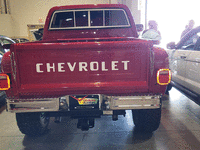 Image 4 of 11 of a 1985 CHEVROLET K10