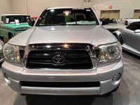 Image 3 of 15 of a 2008 TOYOTA TACOMA