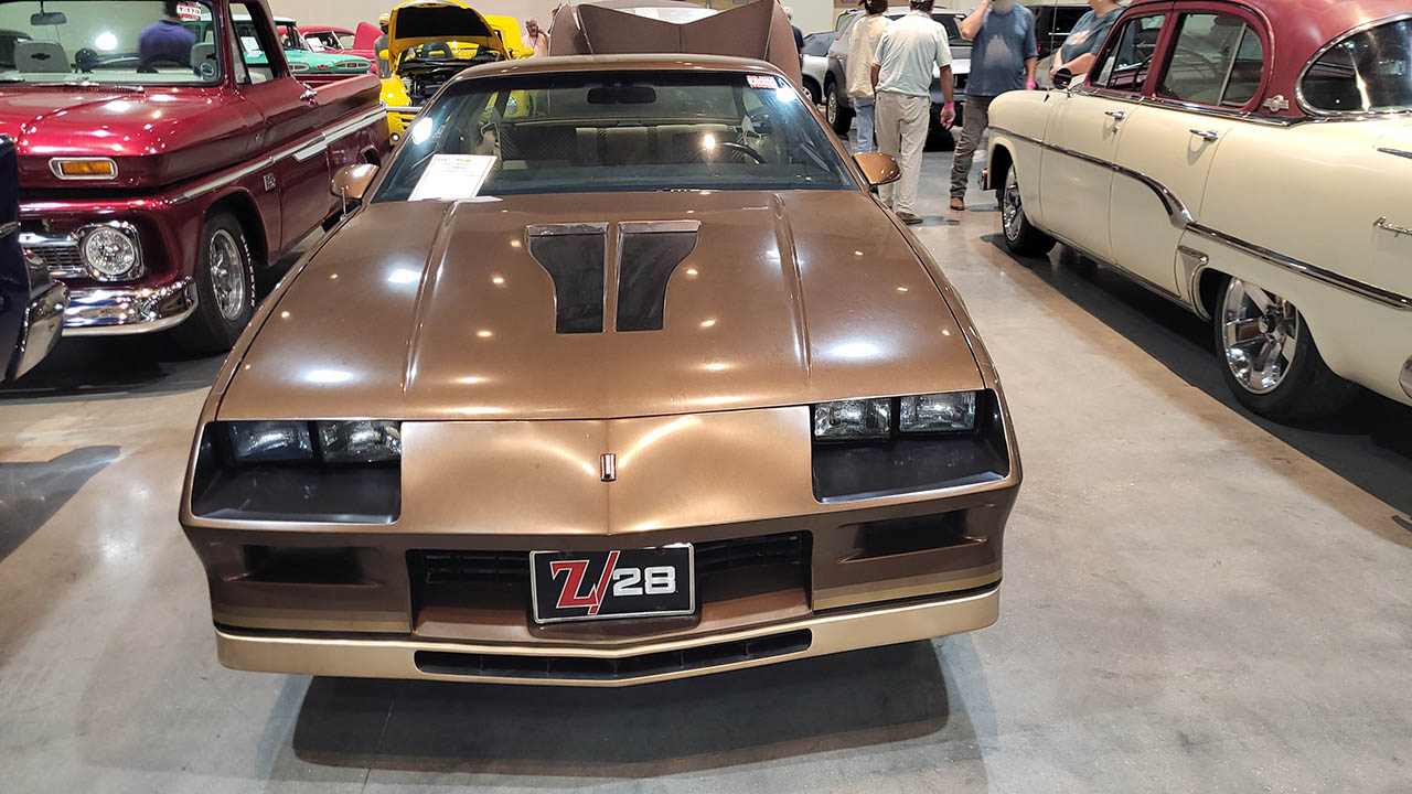 2nd Image of a 1984 CHEVROLET CAMARO