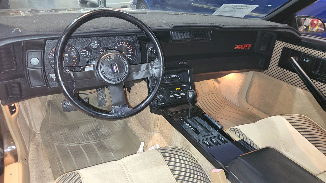 4th Image of a 1984 CHEVROLET CAMARO