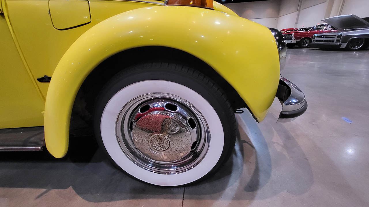 4th Image of a 1971 VOLKSWAGEN BEETLE BUG