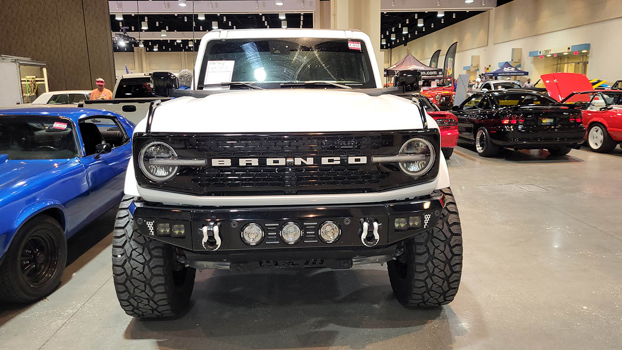 2nd Image of a 2022 FORD BRONCO BADLANDS