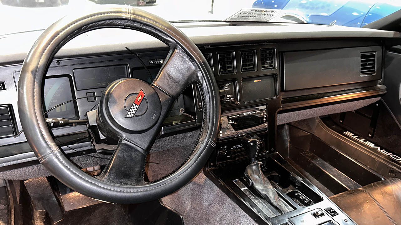 4th Image of a 1987 CHEVROLET CORVETTE