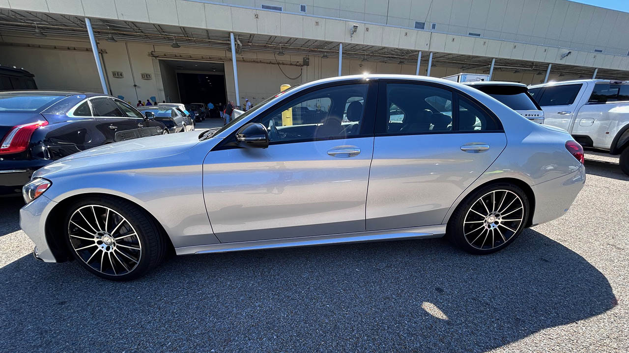 2nd Image of a 2016 MERCEDES-BENZ C-CLASS C300