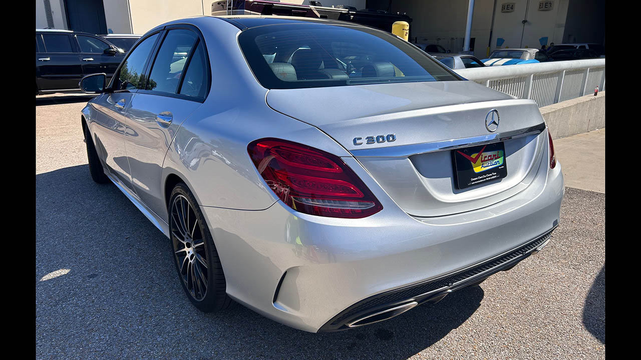 3rd Image of a 2016 MERCEDES-BENZ C-CLASS C300