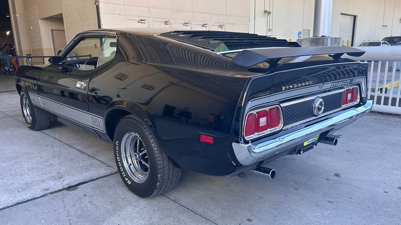 3rd Image of a 1973 FORD MUSTANG FASTBACK